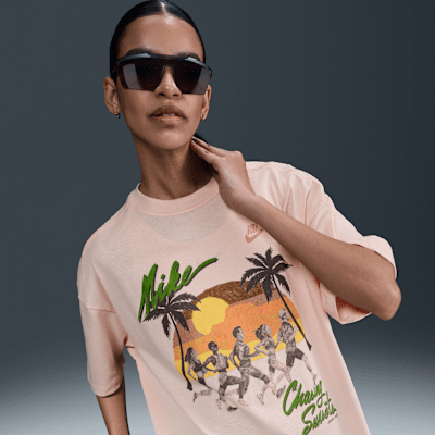 Nike Sportswear Essential Women's Oversized T-Shirt. Nike.com